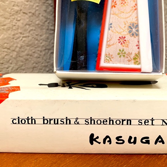🔹NEW.. Kasuga Vintage Japan Cloth Brush & Shoe Horn. - Picture 2 of 4